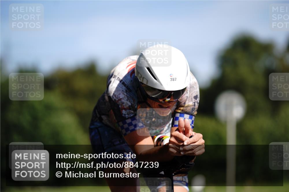 07.09.2025 - 19. Norderstedt Triathlon Michael Burmester http://msf.ph/oto/8847239 07.09.2025 11:26:49 Radfahren 787, 1180, 1188 meine-sportfotos.de