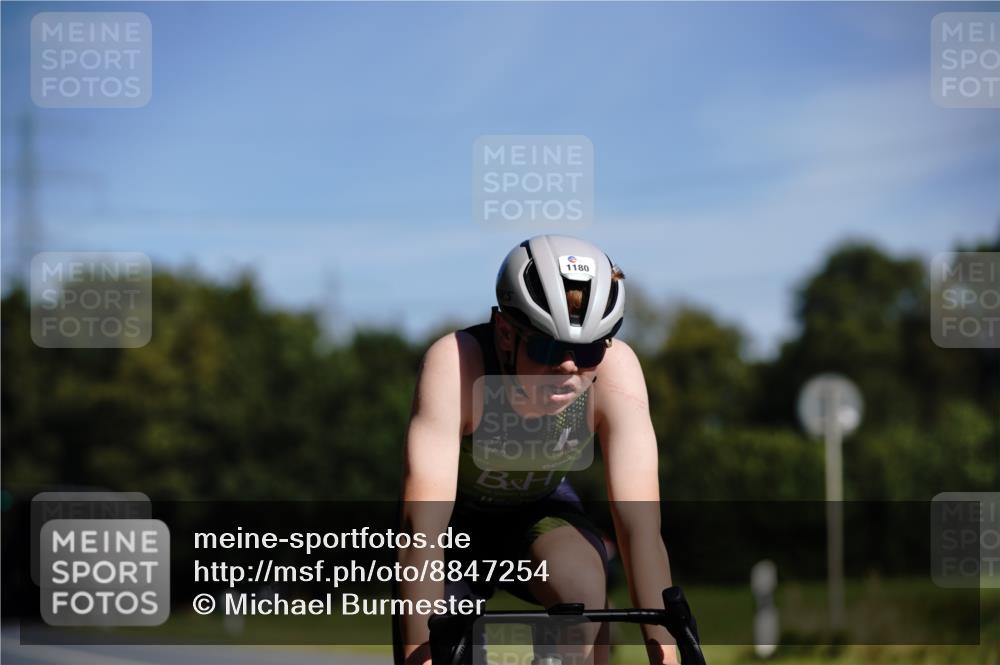07.09.2025 - 19. Norderstedt Triathlon Michael Burmester http://msf.ph/oto/8847254 07.09.2025 11:26:52 Radfahren 1180, 1188 meine-sportfotos.de