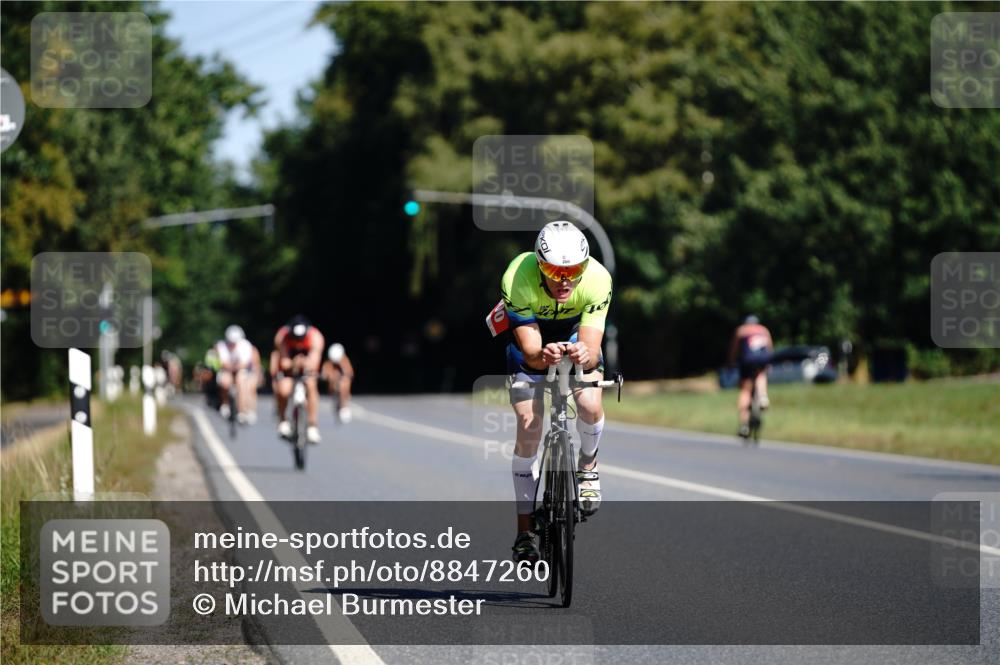 07.09.2025 - 19. Norderstedt Triathlon Michael Burmester http://msf.ph/oto/8847260 07.09.2025 11:26:56 Radfahren 200 meine-sportfotos.de