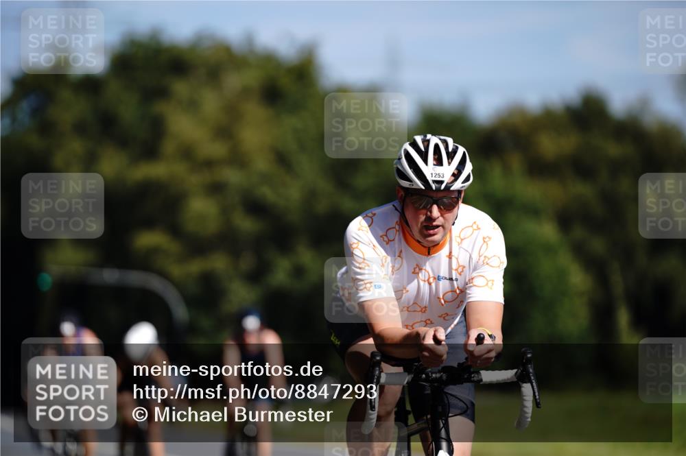 07.09.2025 - 19. Norderstedt Triathlon Michael Burmester http://msf.ph/oto/8847293 07.09.2025 11:27:04 Radfahren 229, 1160, 1171, 1253 meine-sportfotos.de