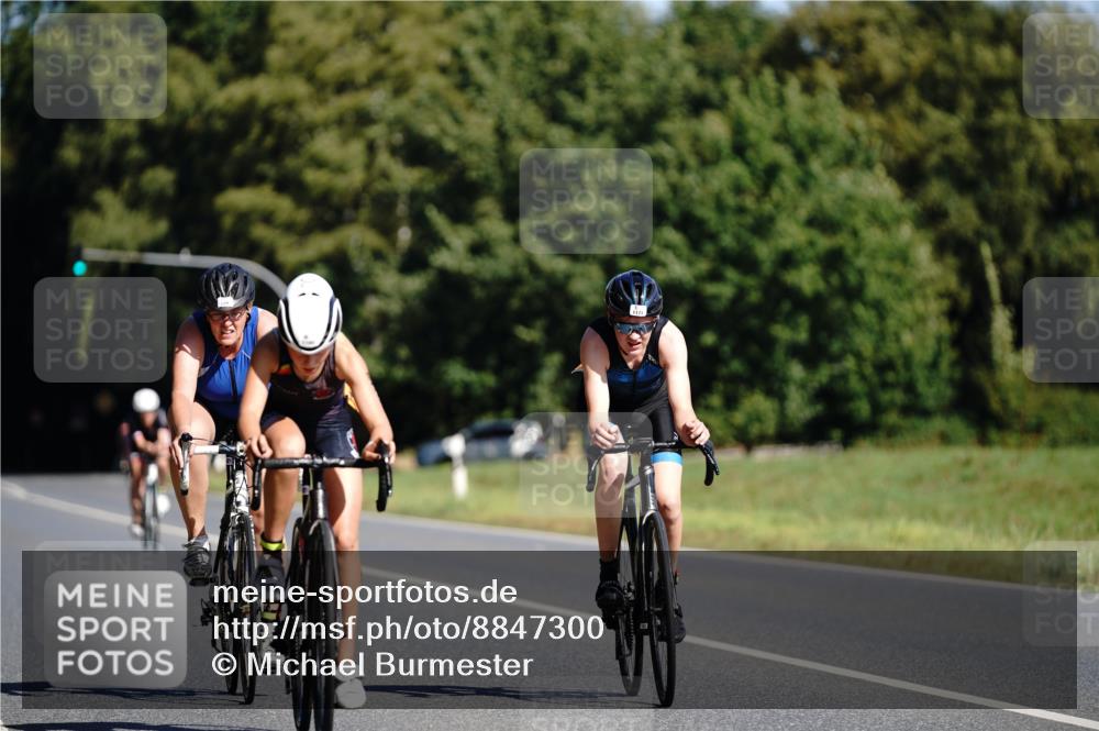 07.09.2025 - 19. Norderstedt Triathlon Michael Burmester http://msf.ph/oto/8847300 07.09.2025 11:27:05 Radfahren 229, 1160, 1171, 1253 meine-sportfotos.de