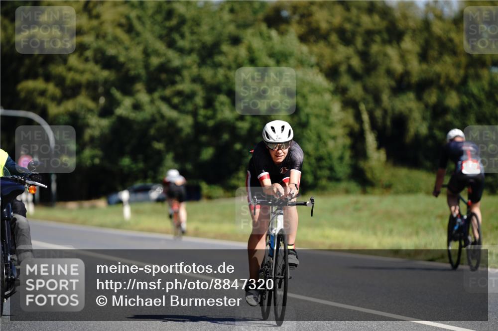 07.09.2025 - 19. Norderstedt Triathlon Michael Burmester http://msf.ph/oto/8847320 07.09.2025 11:27:09 Radfahren 229, 1160, 1171, 1390 meine-sportfotos.de
