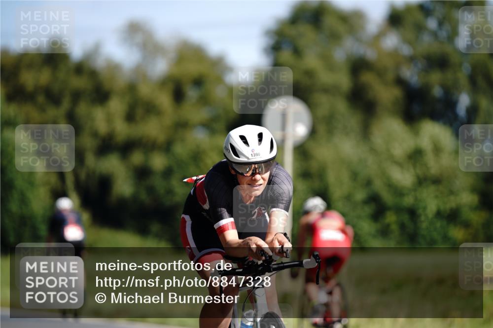 07.09.2025 - 19. Norderstedt Triathlon Michael Burmester http://msf.ph/oto/8847328 07.09.2025 11:27:10 Radfahren 229, 1171, 1390 meine-sportfotos.de