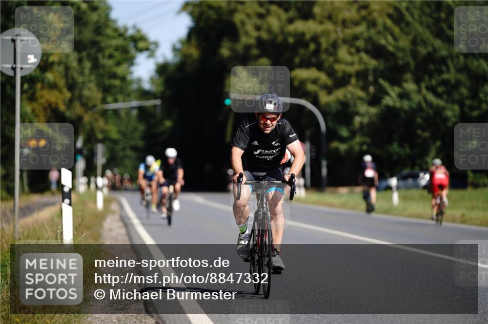 07.09.2025 - 19. Norderstedt Triathlon Michael Burmester http://msf.ph/oto/8847332 07.09.2025 11:27:14 Radfahren 796 meine-sportfotos.de