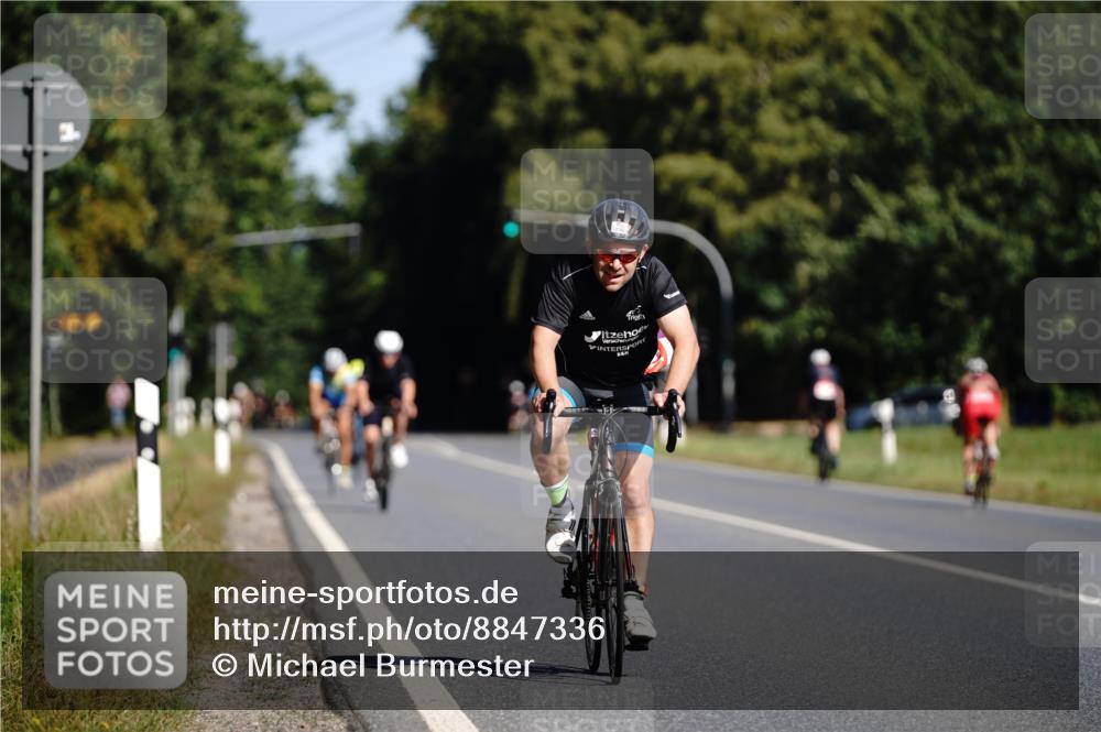 07.09.2025 - 19. Norderstedt Triathlon Michael Burmester http://msf.ph/oto/8847336 07.09.2025 11:27:14 Radfahren 796 meine-sportfotos.de