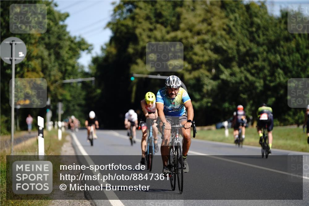 07.09.2025 - 19. Norderstedt Triathlon Michael Burmester http://msf.ph/oto/8847361 07.09.2025 11:27:20 Radfahren 760, 1176, 1198 meine-sportfotos.de
