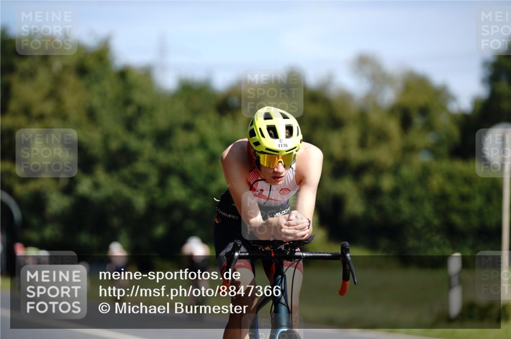 07.09.2025 - 19. Norderstedt Triathlon Michael Burmester http://msf.ph/oto/8847366 07.09.2025 11:27:22 Radfahren 760, 1176, 1198 meine-sportfotos.de