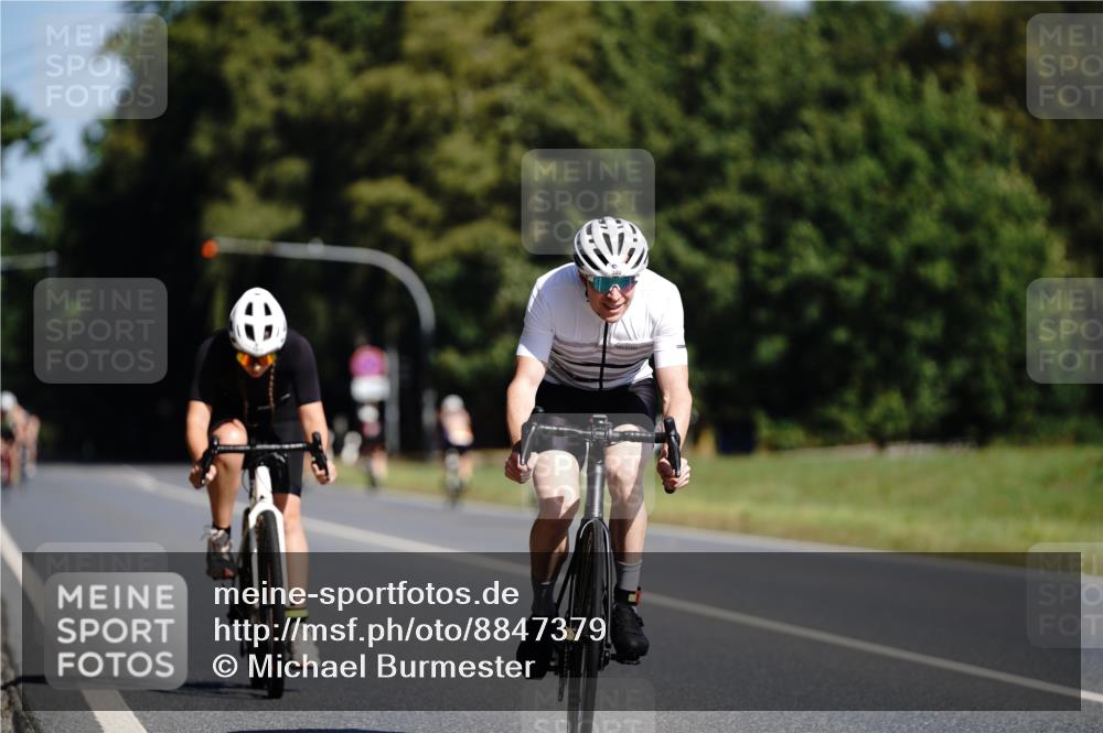 07.09.2025 - 19. Norderstedt Triathlon Michael Burmester http://msf.ph/oto/8847379 07.09.2025 11:27:26 Radfahren 300, 1313 meine-sportfotos.de