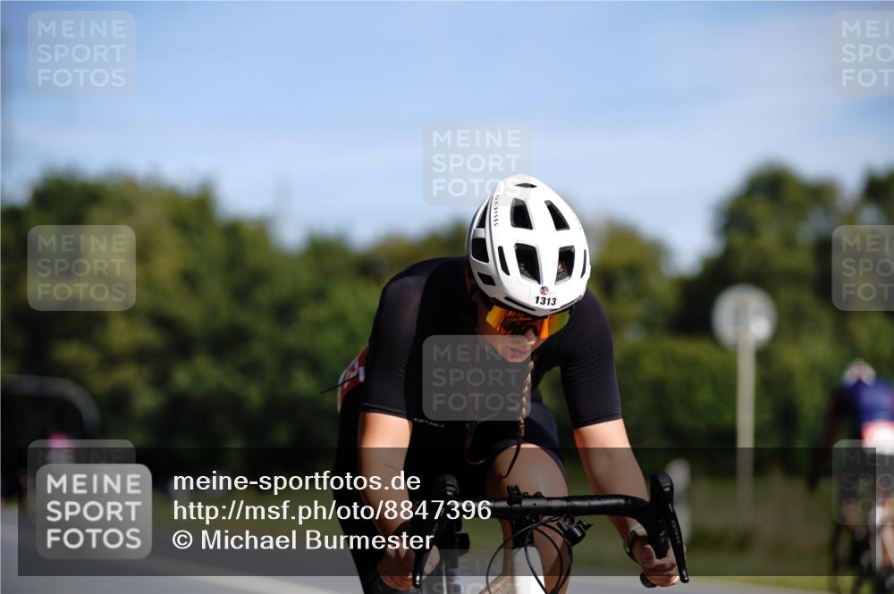 07.09.2025 - 19. Norderstedt Triathlon Michael Burmester http://msf.ph/oto/8847396 07.09.2025 11:27:28 Radfahren 300, 1313 meine-sportfotos.de