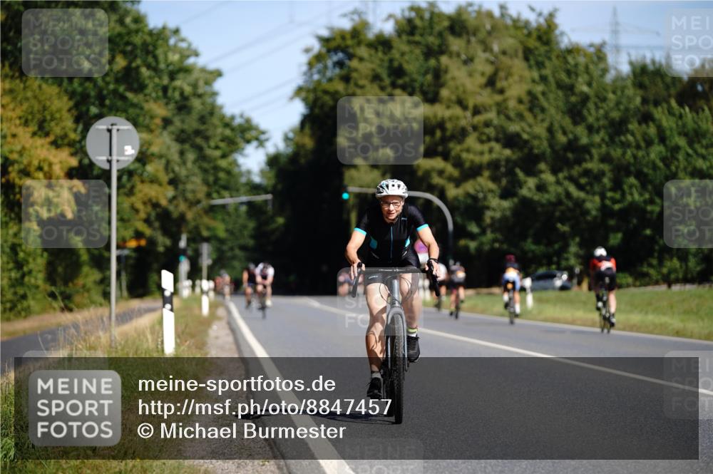 07.09.2025 - 19. Norderstedt Triathlon Michael Burmester http://msf.ph/oto/8847457 07.09.2025 11:27:50 Radfahren 1168, 1301 meine-sportfotos.de