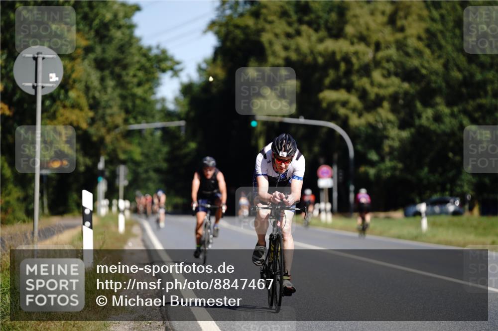 07.09.2025 - 19. Norderstedt Triathlon Michael Burmester http://msf.ph/oto/8847467 07.09.2025 11:27:57 Radfahren 296 meine-sportfotos.de