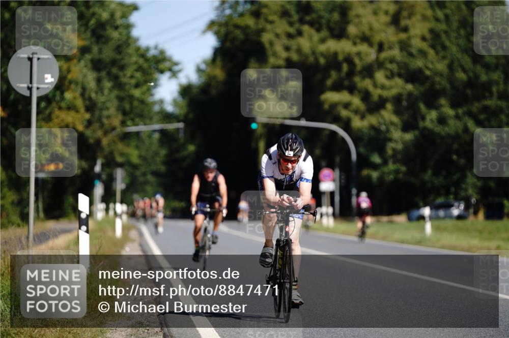07.09.2025 - 19. Norderstedt Triathlon Michael Burmester http://msf.ph/oto/8847471 07.09.2025 11:27:57 Radfahren 296 meine-sportfotos.de