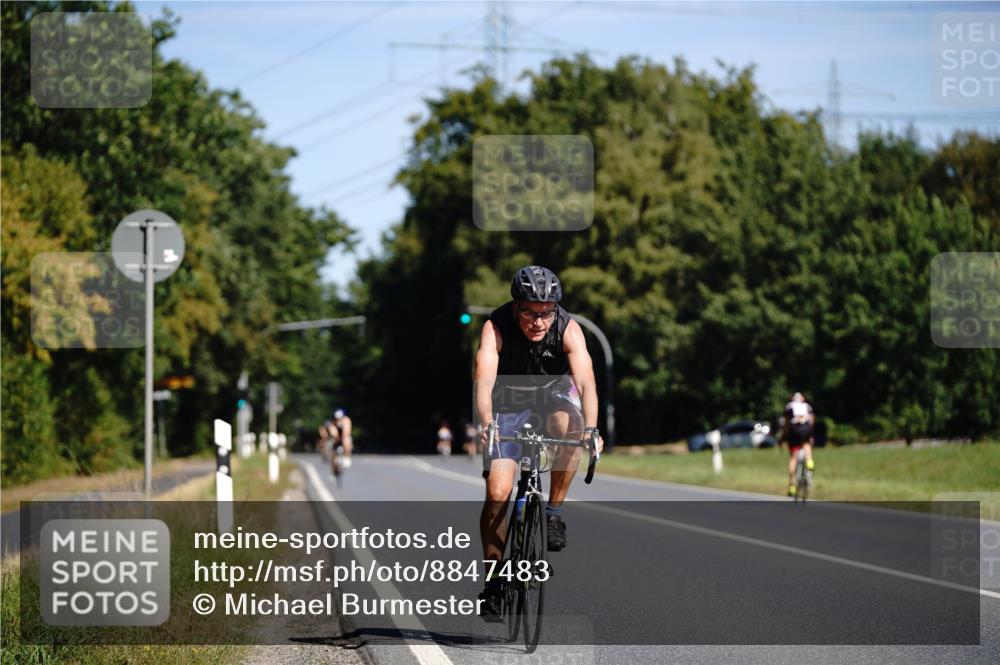 07.09.2025 - 19. Norderstedt Triathlon Michael Burmester http://msf.ph/oto/8847483 07.09.2025 11:28:00 Radfahren 296, 1279 meine-sportfotos.de