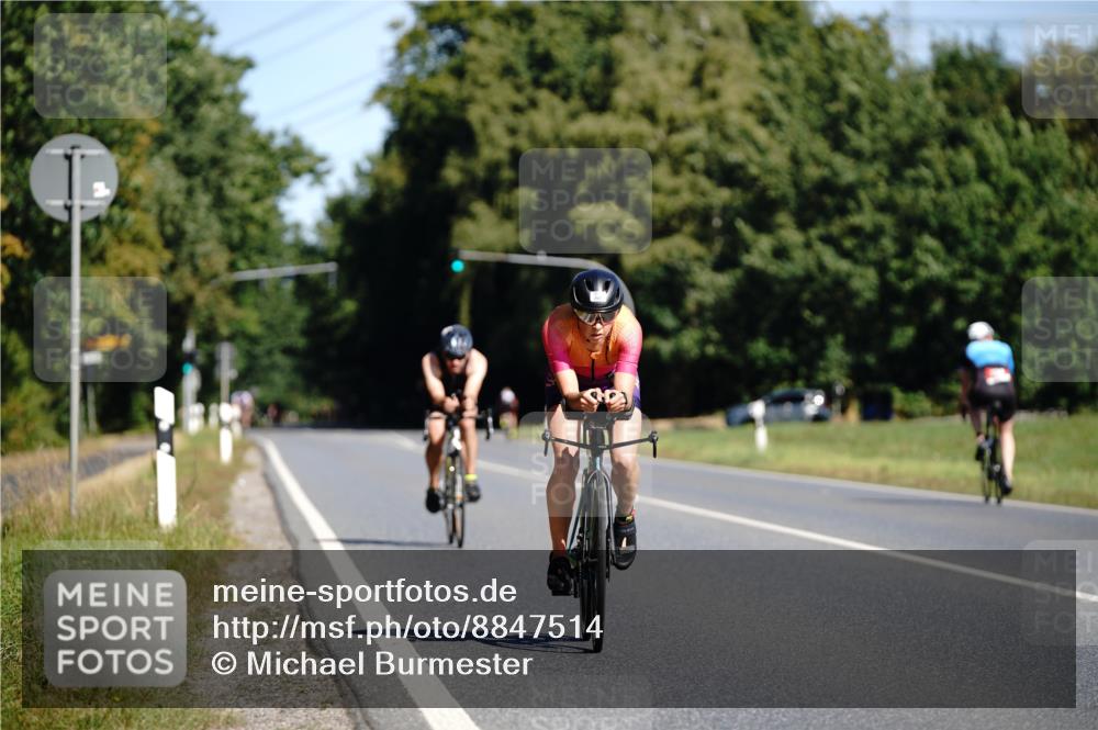 07.09.2025 - 19. Norderstedt Triathlon Michael Burmester http://msf.ph/oto/8847514 07.09.2025 11:28:10 Radfahren 204, 746, 1218 meine-sportfotos.de