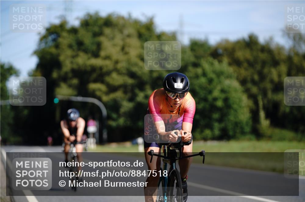 07.09.2025 - 19. Norderstedt Triathlon Michael Burmester http://msf.ph/oto/8847518 07.09.2025 11:28:11 Radfahren 204, 746, 1218 meine-sportfotos.de