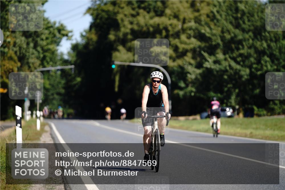 07.09.2025 - 19. Norderstedt Triathlon Michael Burmester http://msf.ph/oto/8847569 07.09.2025 11:28:57 Radfahren 1394 meine-sportfotos.de