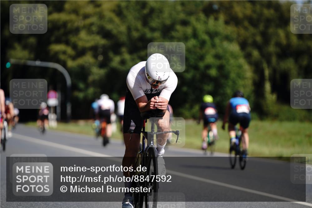 07.09.2025 - 19. Norderstedt Triathlon Michael Burmester http://msf.ph/oto/8847592 07.09.2025 11:29:21 Radfahren 819, 1173, 1228 meine-sportfotos.de