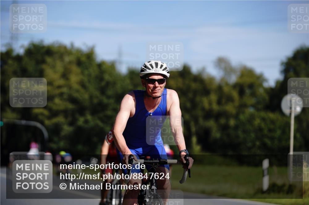 07.09.2025 - 19. Norderstedt Triathlon Michael Burmester http://msf.ph/oto/8847624 07.09.2025 11:29:24 Radfahren 819, 1196, 1228 meine-sportfotos.de