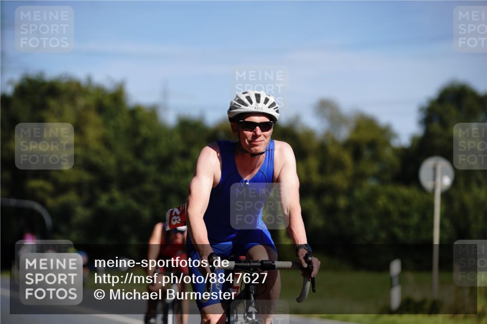07.09.2025 - 19. Norderstedt Triathlon Michael Burmester http://msf.ph/oto/8847627 07.09.2025 11:29:24 Radfahren 819, 1196, 1228 meine-sportfotos.de