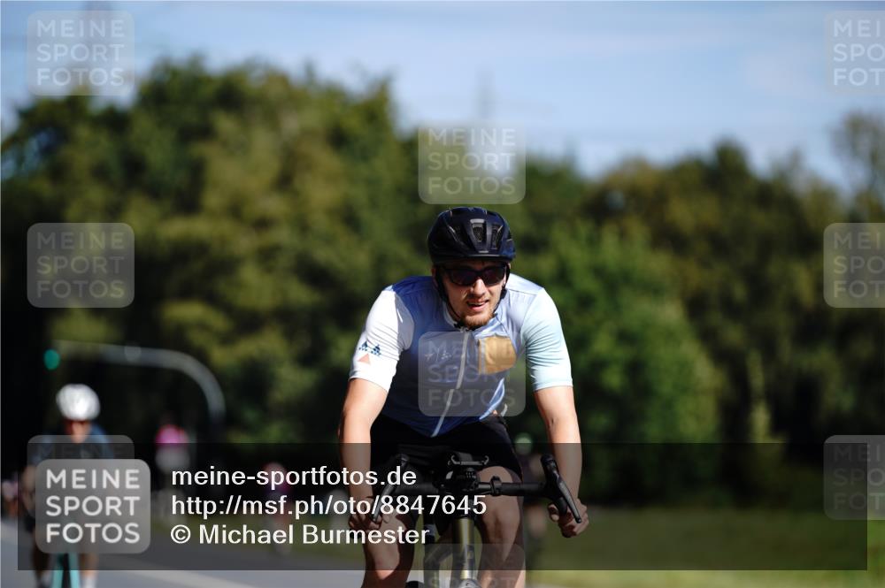 07.09.2025 - 19. Norderstedt Triathlon Michael Burmester http://msf.ph/oto/8847645 07.09.2025 11:29:29 Radfahren 185, 1227 meine-sportfotos.de