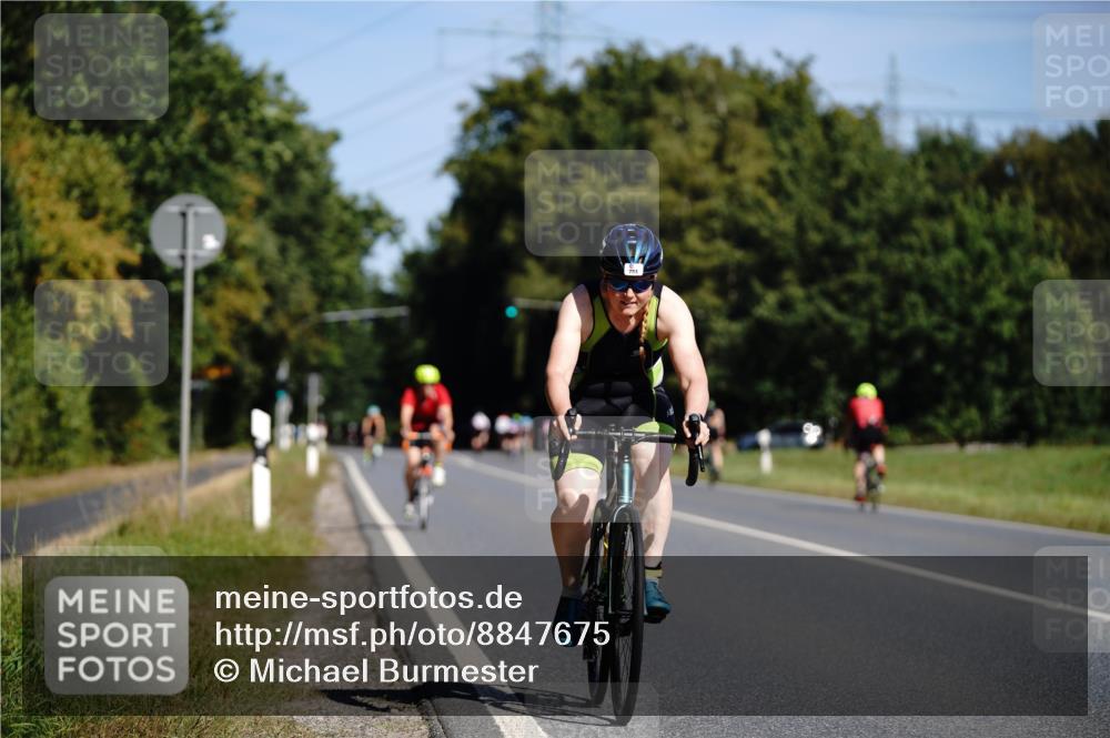 07.09.2025 - 19. Norderstedt Triathlon Michael Burmester http://msf.ph/oto/8847675 07.09.2025 11:29:32 Radfahren 185, 784, 1227 meine-sportfotos.de