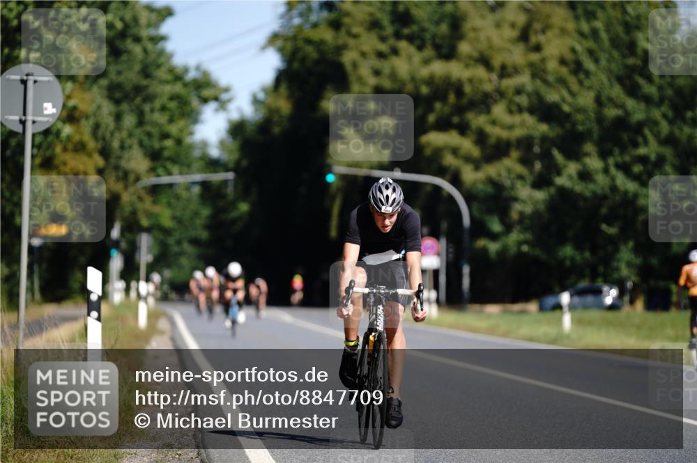 07.09.2025 - 19. Norderstedt Triathlon Michael Burmester http://msf.ph/oto/8847709 07.09.2025 11:29:49 Radfahren 1203 meine-sportfotos.de