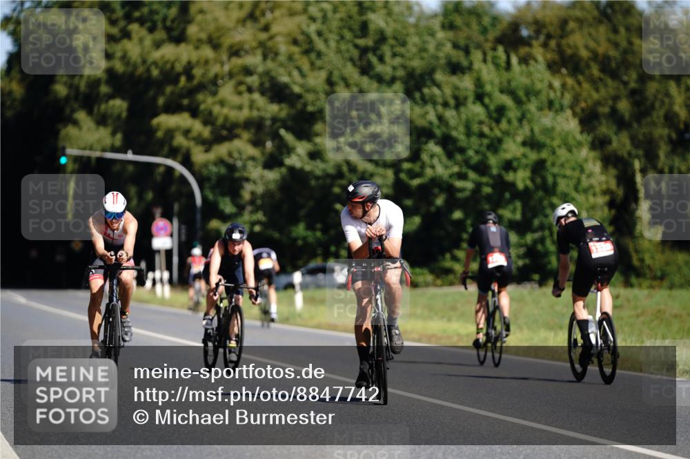 07.09.2025 - 19. Norderstedt Triathlon Michael Burmester http://msf.ph/oto/8847742 07.09.2025 11:30:00 Radfahren 276, 1174, 1341 meine-sportfotos.de