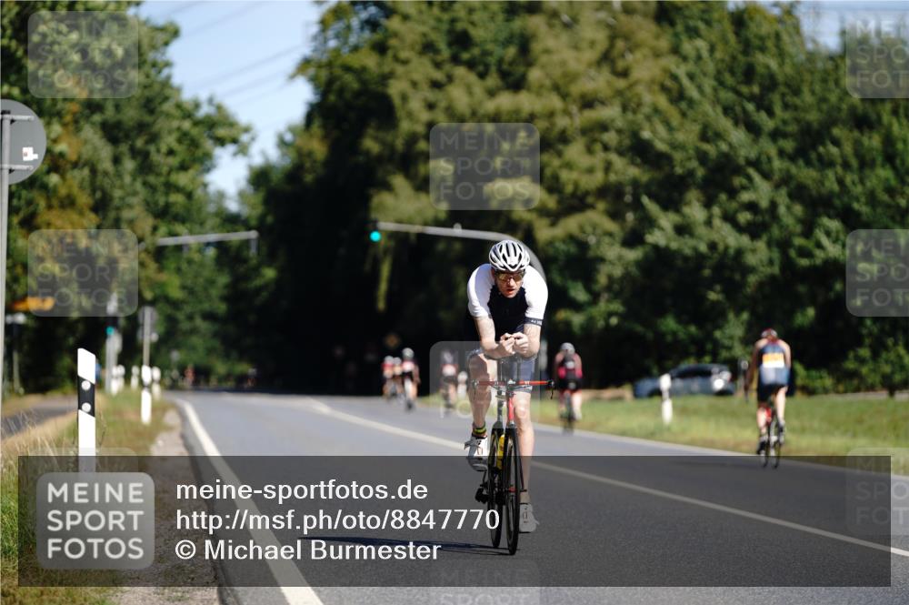 07.09.2025 - 19. Norderstedt Triathlon Michael Burmester http://msf.ph/oto/8847770 07.09.2025 11:30:09 Radfahren 768, 1197 meine-sportfotos.de