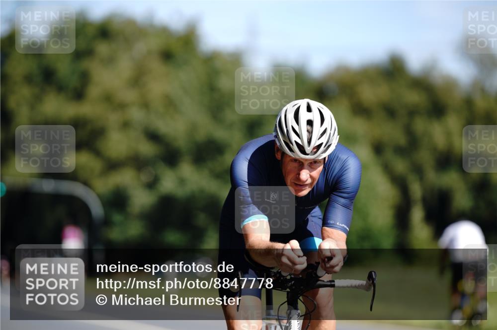07.09.2025 - 19. Norderstedt Triathlon Michael Burmester http://msf.ph/oto/8847778 07.09.2025 11:30:42 Radfahren 837 meine-sportfotos.de