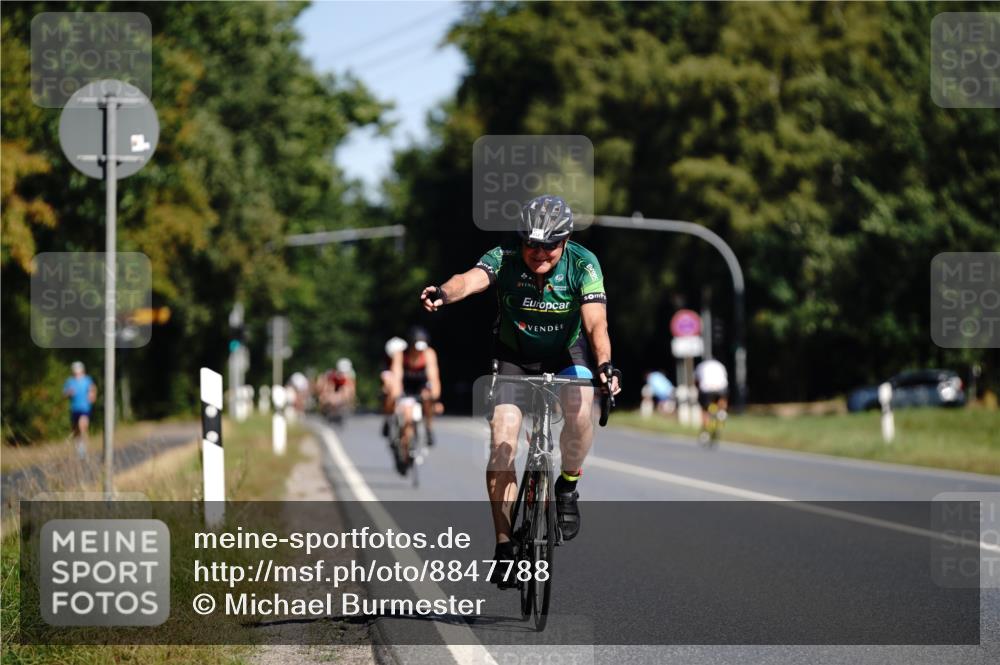 07.09.2025 - 19. Norderstedt Triathlon Michael Burmester http://msf.ph/oto/8847788 07.09.2025 11:30:49 Radfahren 152, 1172 meine-sportfotos.de