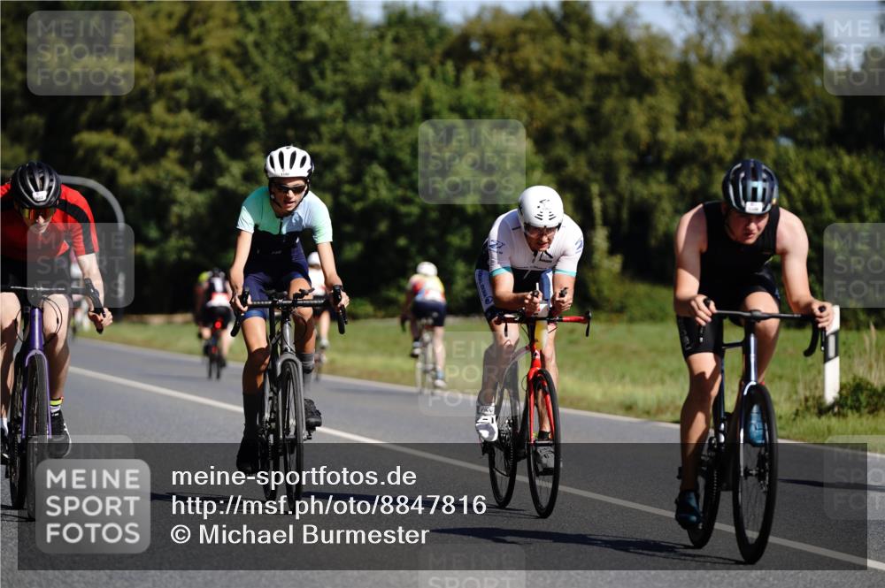 07.09.2025 - 19. Norderstedt Triathlon Michael Burmester http://msf.ph/oto/8847816 07.09.2025 11:31:05 Radfahren 284, 862, 1190, 1208, 1363 meine-sportfotos.de