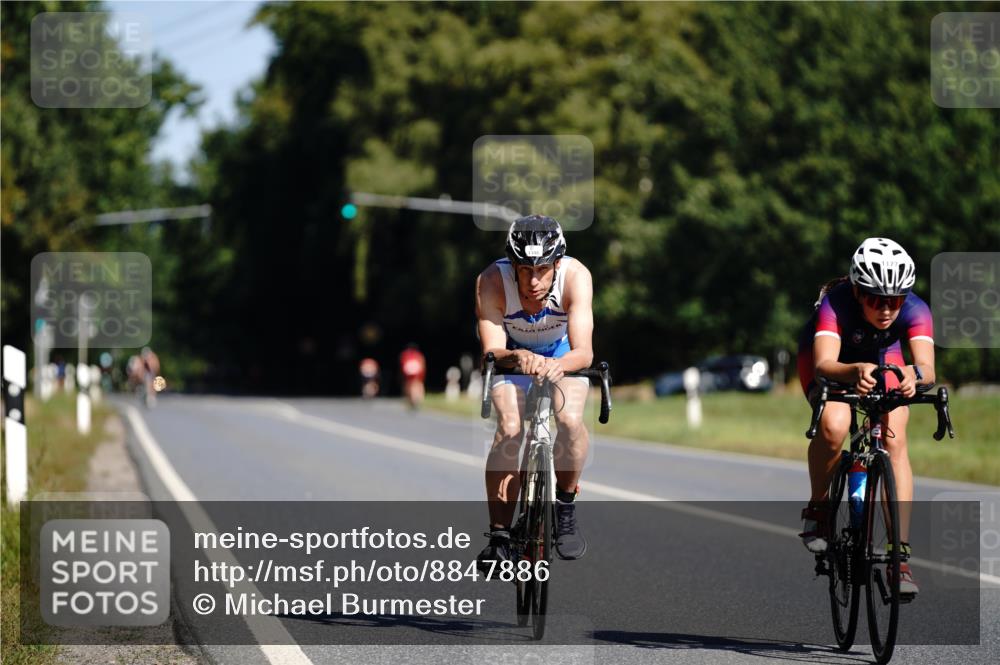 07.09.2025 - 19. Norderstedt Triathlon Michael Burmester http://msf.ph/oto/8847886 07.09.2025 11:31:50 Radfahren 1177, 1348 meine-sportfotos.de