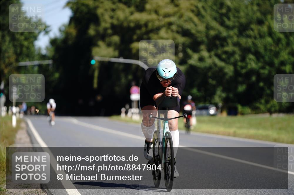 07.09.2025 - 19. Norderstedt Triathlon Michael Burmester http://msf.ph/oto/8847904 07.09.2025 11:32:08 Radfahren 281, 1334 meine-sportfotos.de