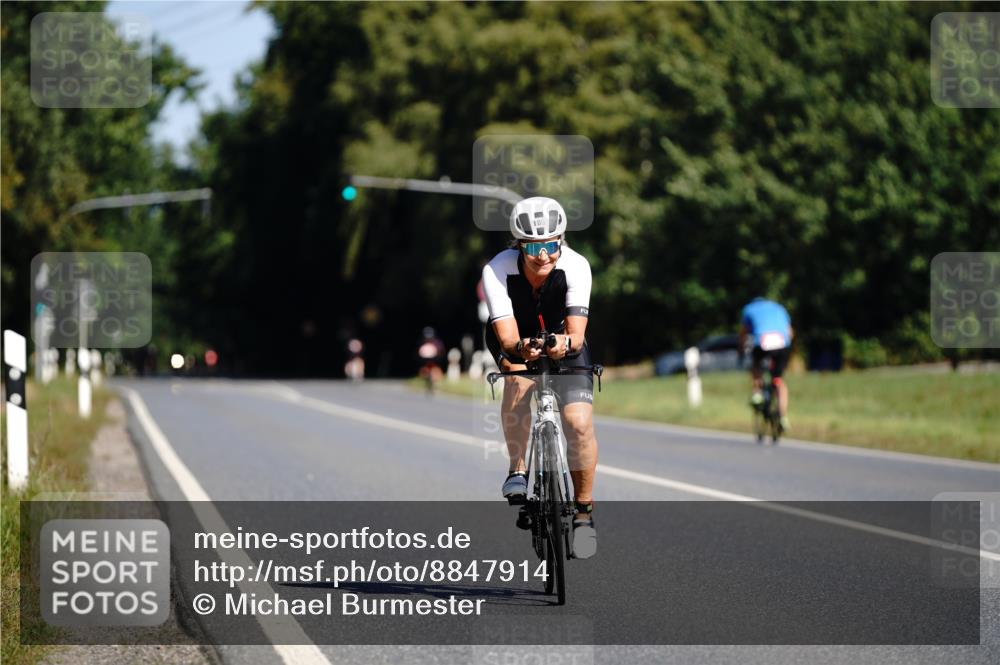 07.09.2025 - 19. Norderstedt Triathlon Michael Burmester http://msf.ph/oto/8847914 07.09.2025 11:32:16 Radfahren 186 meine-sportfotos.de
