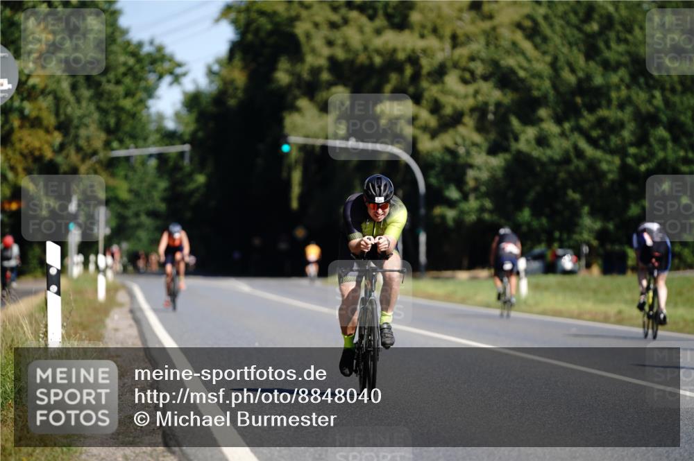 07.09.2025 - 19. Norderstedt Triathlon Michael Burmester http://msf.ph/oto/8848040 07.09.2025 11:33:52 Radfahren 1377 meine-sportfotos.de