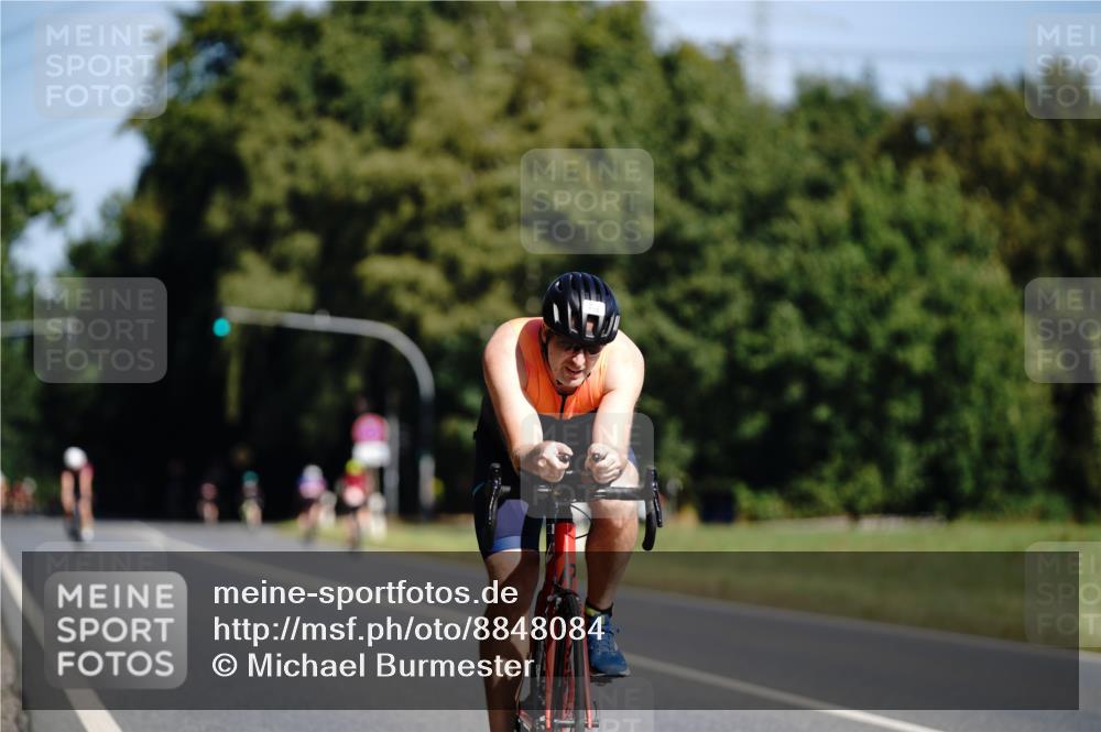 07.09.2025 - 19. Norderstedt Triathlon Michael Burmester http://msf.ph/oto/8848084 07.09.2025 11:34:26 Radfahren 833, 1357 meine-sportfotos.de