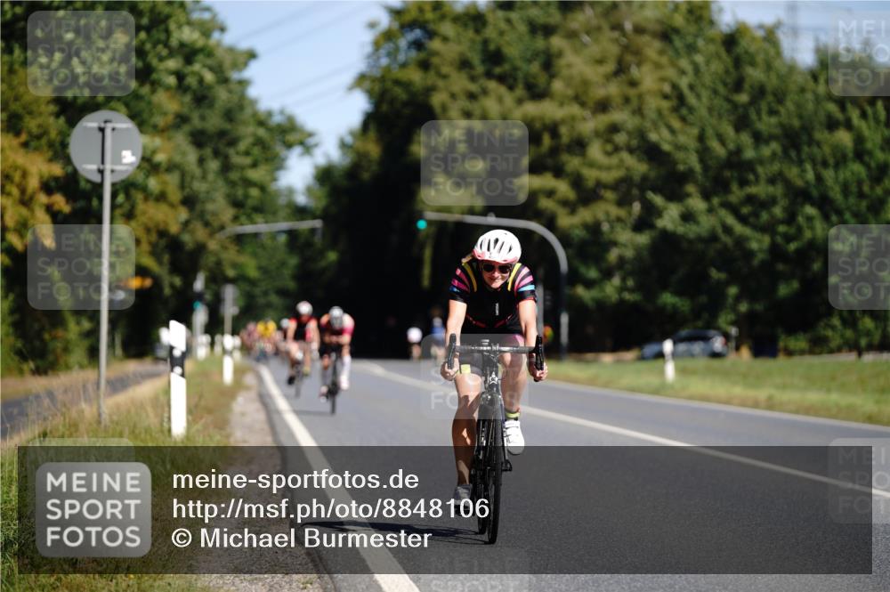 07.09.2025 - 19. Norderstedt Triathlon Michael Burmester http://msf.ph/oto/8848106 07.09.2025 11:34:46 Radfahren 736, 822, 1193 meine-sportfotos.de
