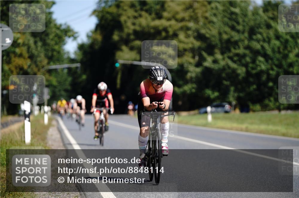 07.09.2025 - 19. Norderstedt Triathlon Michael Burmester http://msf.ph/oto/8848114 07.09.2025 11:34:50 Radfahren 199, 822, 1207 meine-sportfotos.de