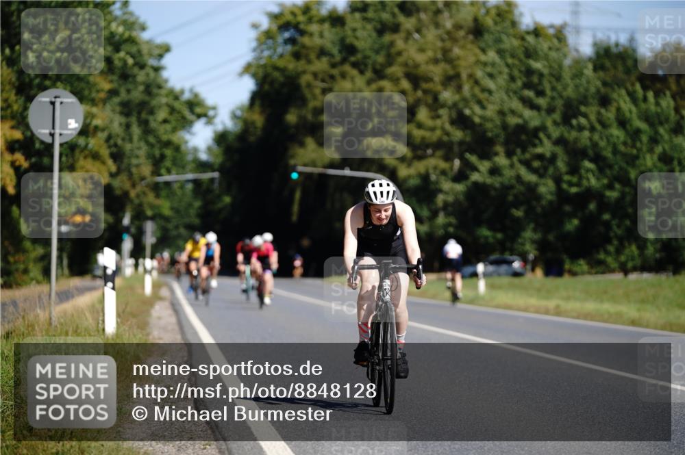 07.09.2025 - 19. Norderstedt Triathlon Michael Burmester http://msf.ph/oto/8848128 07.09.2025 11:34:56 Radfahren 1207, 1288 meine-sportfotos.de