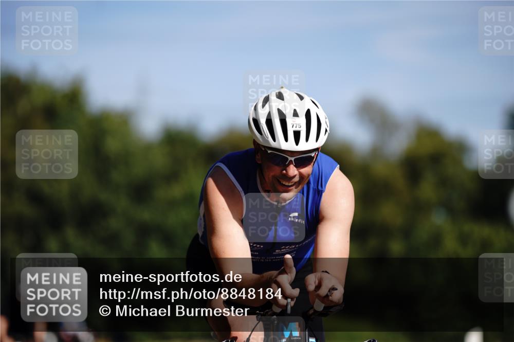 07.09.2025 - 19. Norderstedt Triathlon Michael Burmester http://msf.ph/oto/8848184 07.09.2025 11:35:18 Radfahren 191, 775 meine-sportfotos.de