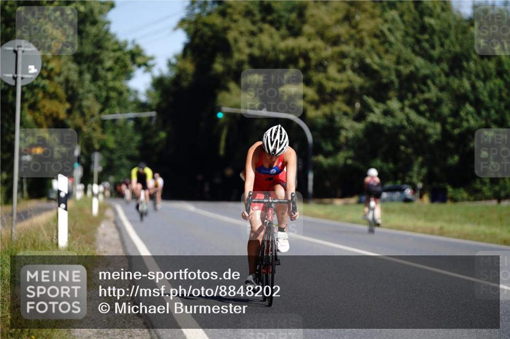 07.09.2025 - 19. Norderstedt Triathlon Michael Burmester http://msf.ph/oto/8848202 07.09.2025 11:35:24 Radfahren 191, 734, 1189 meine-sportfotos.de