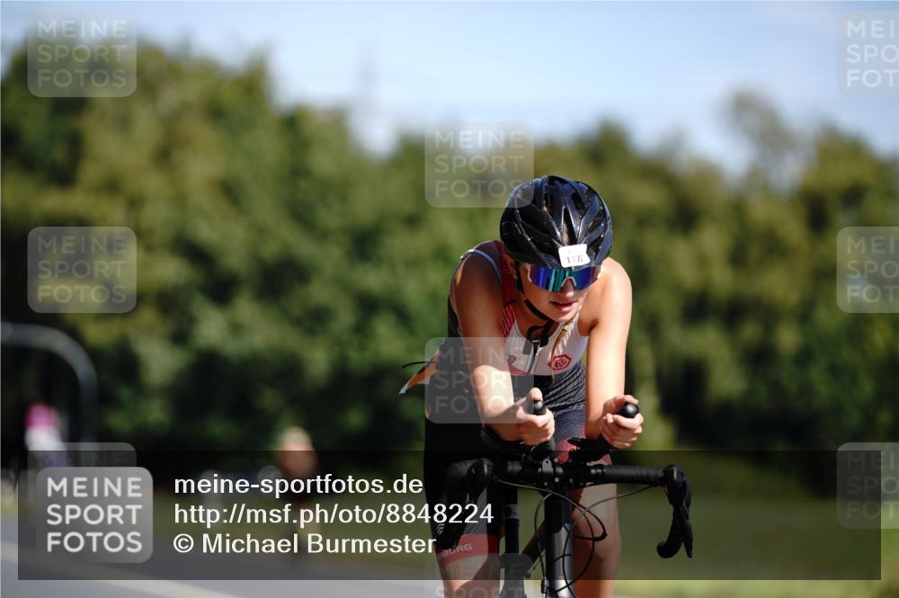 07.09.2025 - 19. Norderstedt Triathlon Michael Burmester http://msf.ph/oto/8848224 07.09.2025 11:35:37 Radfahren 201, 795, 1170 meine-sportfotos.de