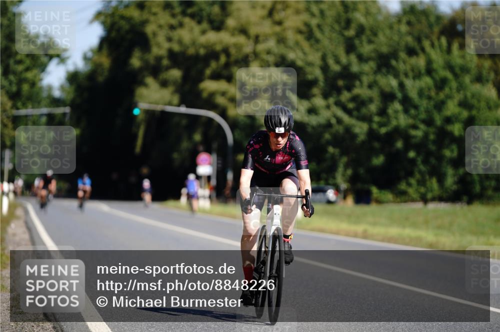 07.09.2025 - 19. Norderstedt Triathlon Michael Burmester http://msf.ph/oto/8848226 07.09.2025 11:35:38 Radfahren 201, 795, 1170 meine-sportfotos.de