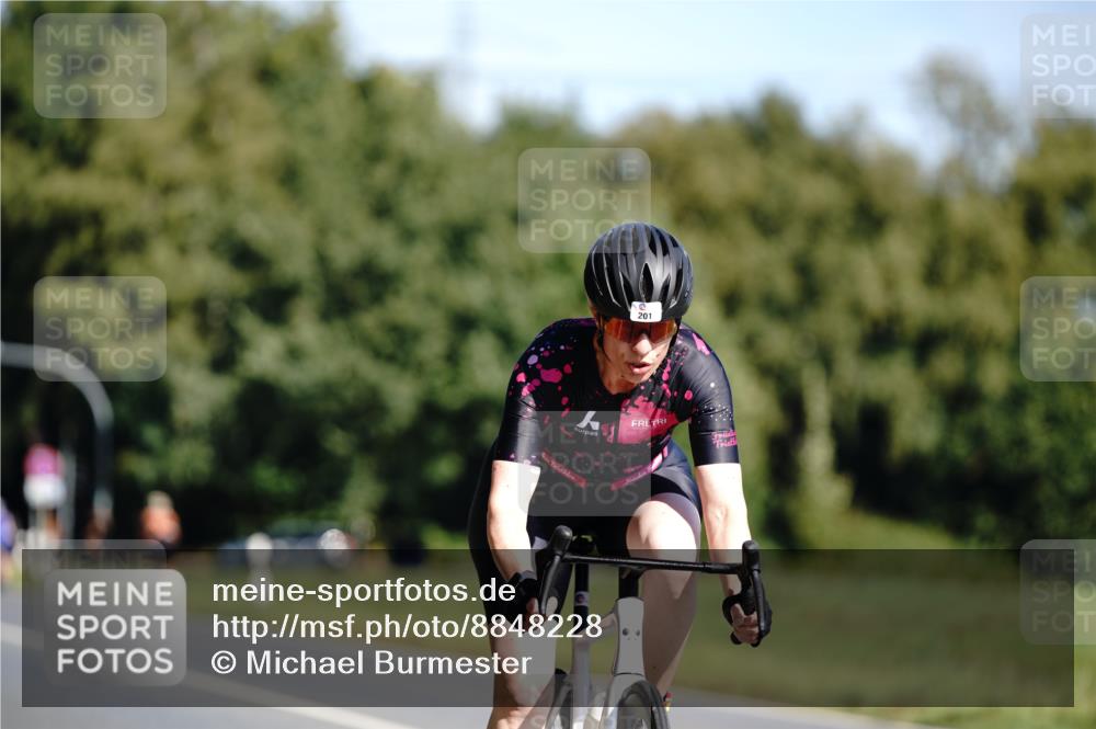 07.09.2025 - 19. Norderstedt Triathlon Michael Burmester http://msf.ph/oto/8848228 07.09.2025 11:35:39 Radfahren 201, 795, 1170 meine-sportfotos.de