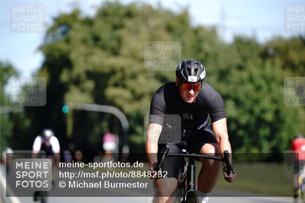 07.09.2025 - 19. Norderstedt Triathlon Michael Burmester http://msf.ph/oto/8848232 07.09.2025 11:35:48 Radfahren 252, 303, 815 meine-sportfotos.de
