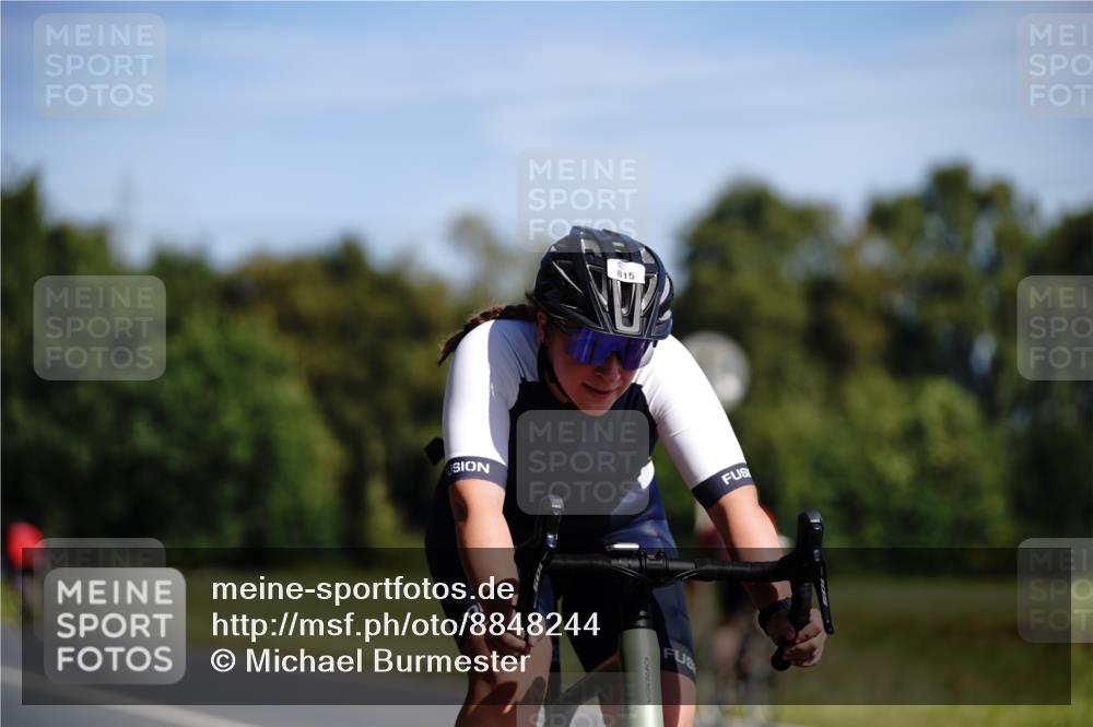 07.09.2025 - 19. Norderstedt Triathlon Michael Burmester http://msf.ph/oto/8848244 07.09.2025 11:35:51 Radfahren 252, 303, 815 meine-sportfotos.de