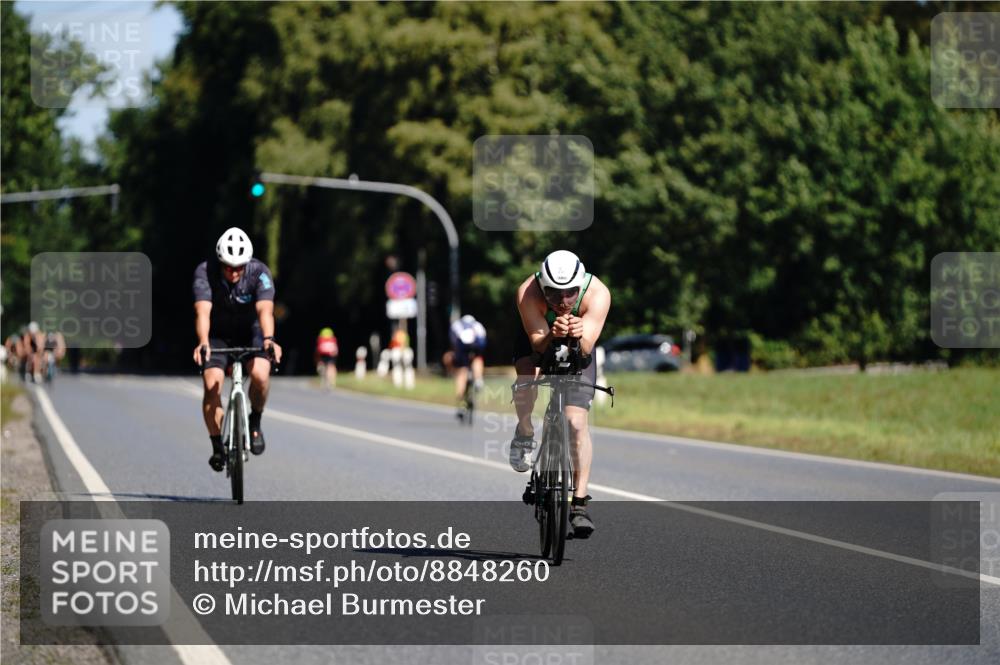 07.09.2025 - 19. Norderstedt Triathlon Michael Burmester http://msf.ph/oto/8848260 07.09.2025 11:36:05 Radfahren 1383 meine-sportfotos.de