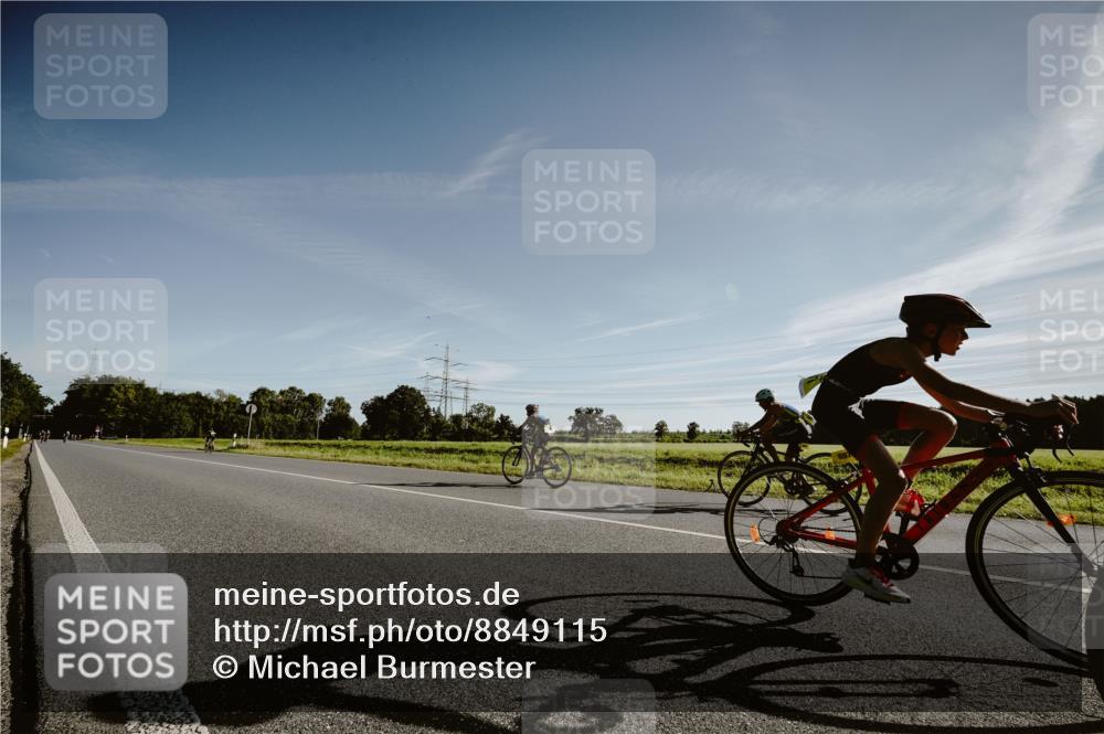 07.09.2025 - 19. Norderstedt Triathlon Michael Burmester http://msf.ph/oto/8849115 07.09.2025 09:37:56 Radfahren 557, 633 meine-sportfotos.de