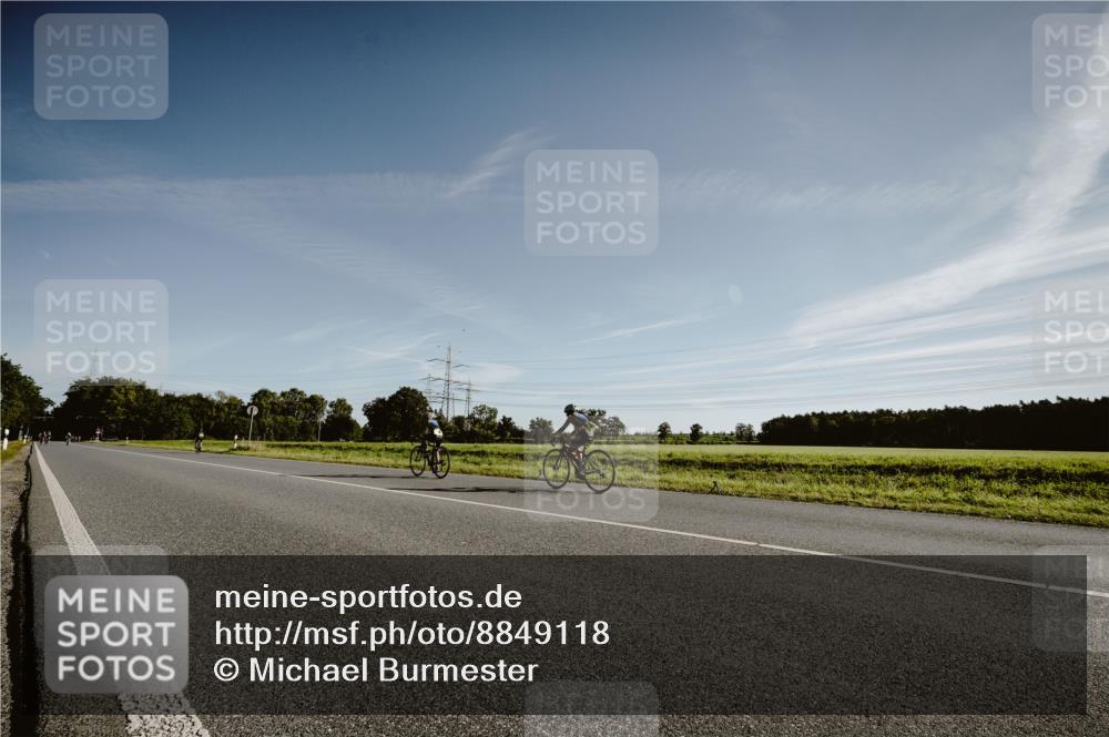 07.09.2025 - 19. Norderstedt Triathlon Michael Burmester http://msf.ph/oto/8849118 07.09.2025 09:37:56 Radfahren 557, 633 meine-sportfotos.de
