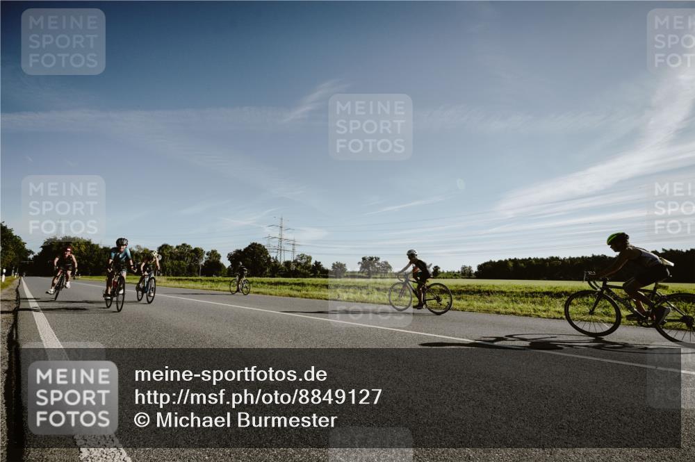07.09.2025 - 19. Norderstedt Triathlon Michael Burmester http://msf.ph/oto/8849127 07.09.2025 09:38:04 Radfahren 594, 600, 604 meine-sportfotos.de